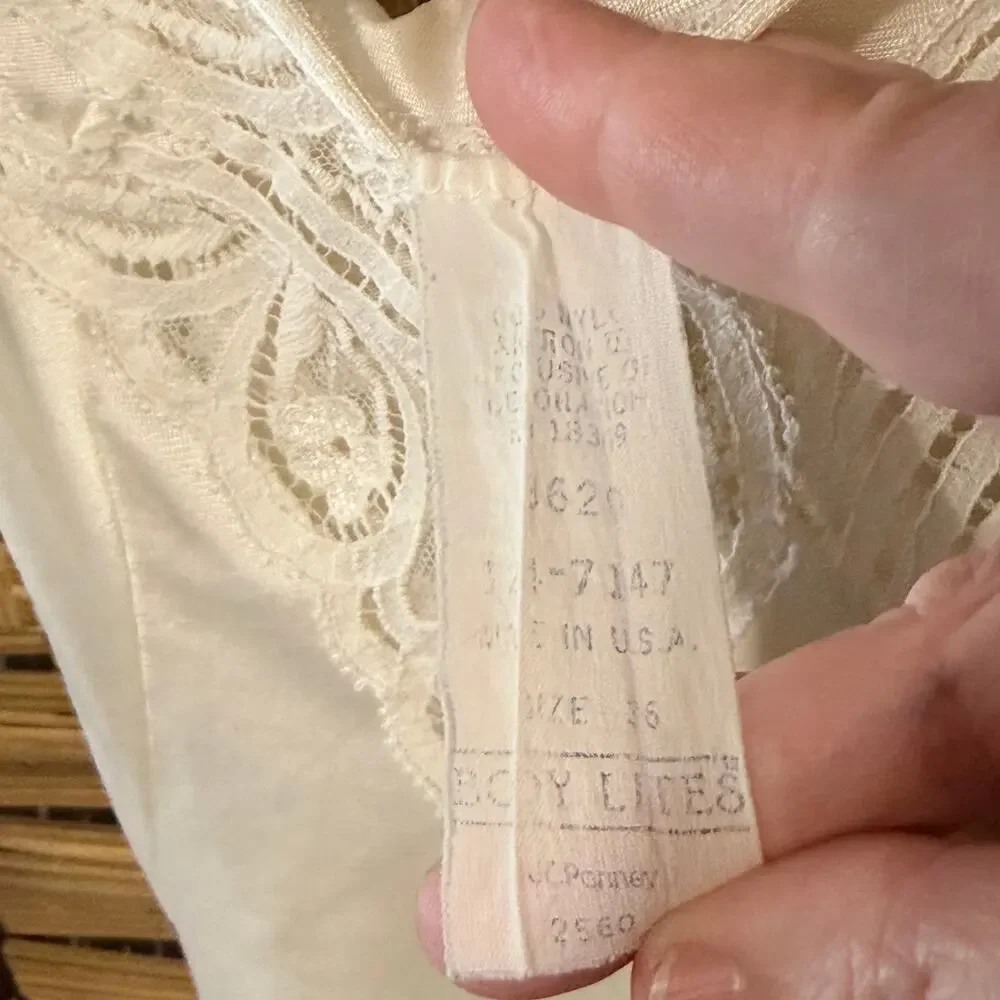 Vintage JCPenney body lites white cami tank lace neckline 36 USA made layering
